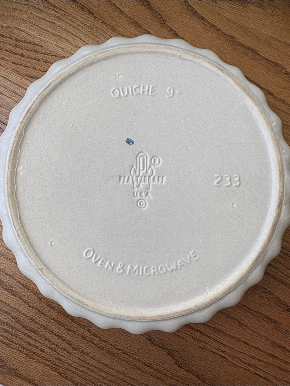 Pfaltzgraff YORKTOWNE Stoneware Fluted 9